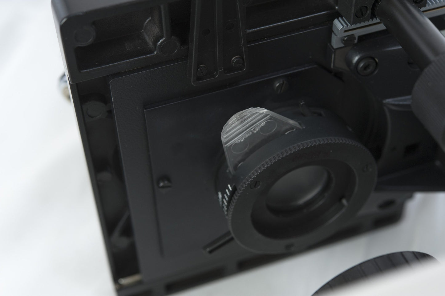 Leitz Microlab Binocular Microscope - Microscope Central
- 11