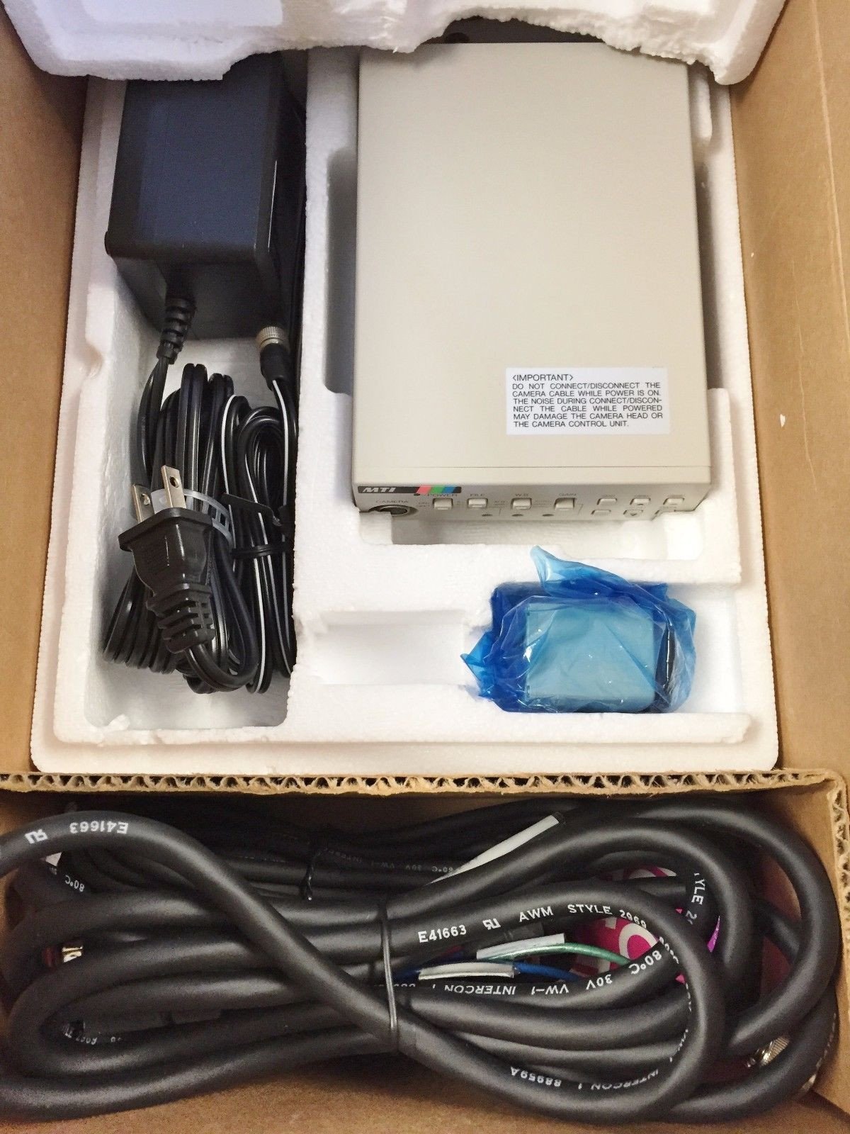 .Dage MTI DC-330 3CCD Color Digital Camera with Controller and Cables