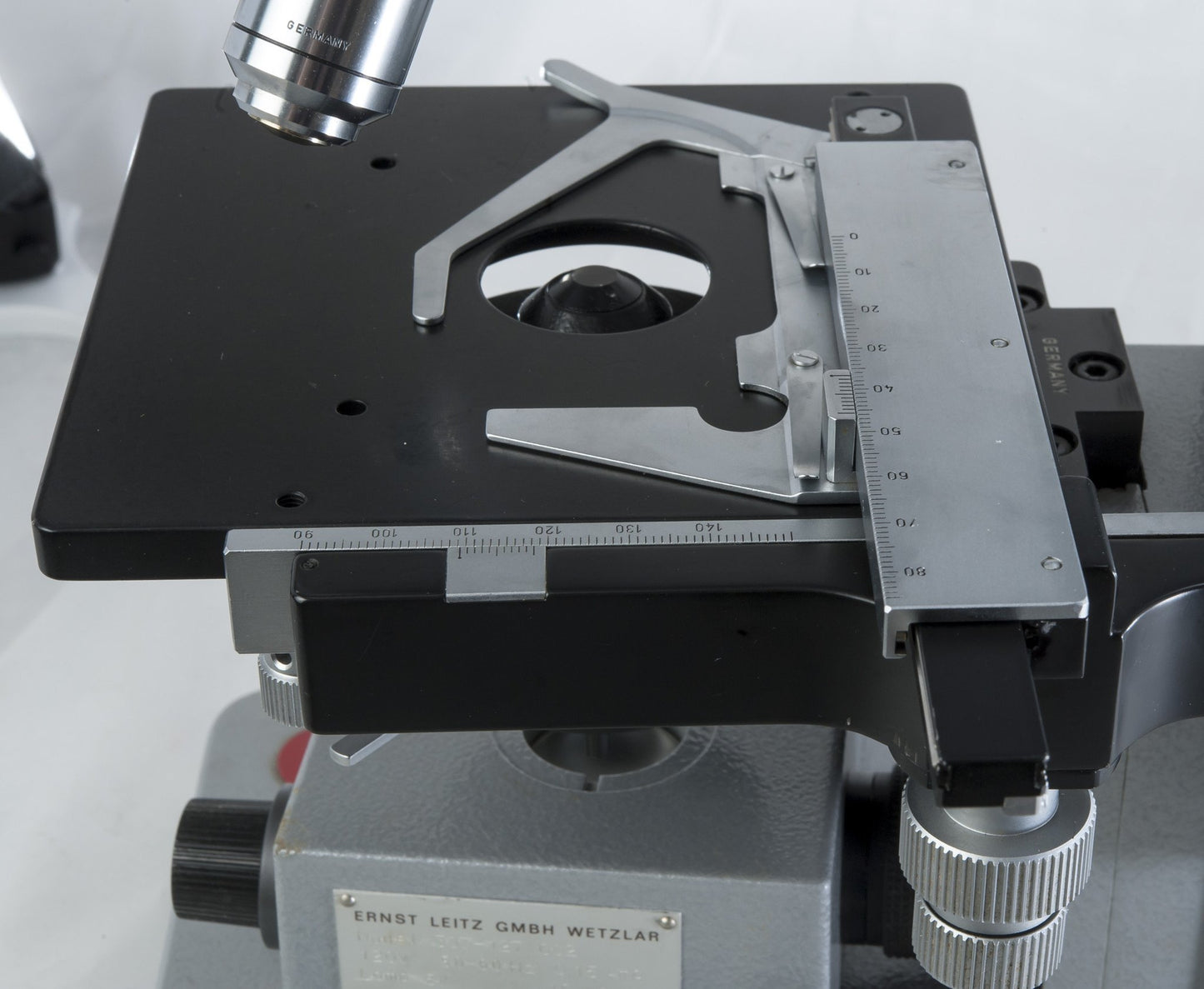 Leitz HM-LUX Binocular Microscope - Microscope Central
 - 7