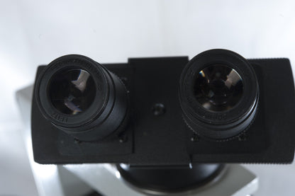 Leitz Microlab Binocular Microscope - Microscope Central
 - 8