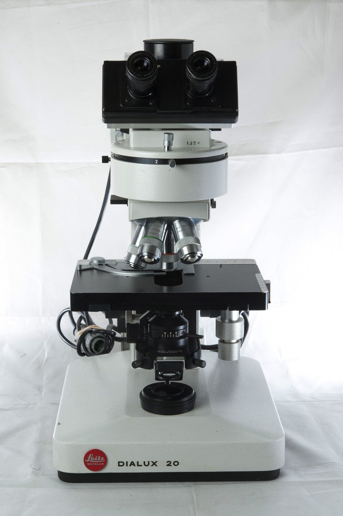 Leitz Dialux 20 Fluorescence Microscope - Microscope Central
 - 2