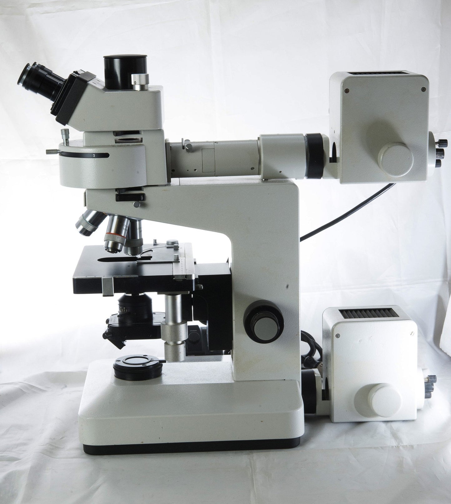 Leitz Dialux 20 Fluorescence Microscope - Microscope Central
 - 3