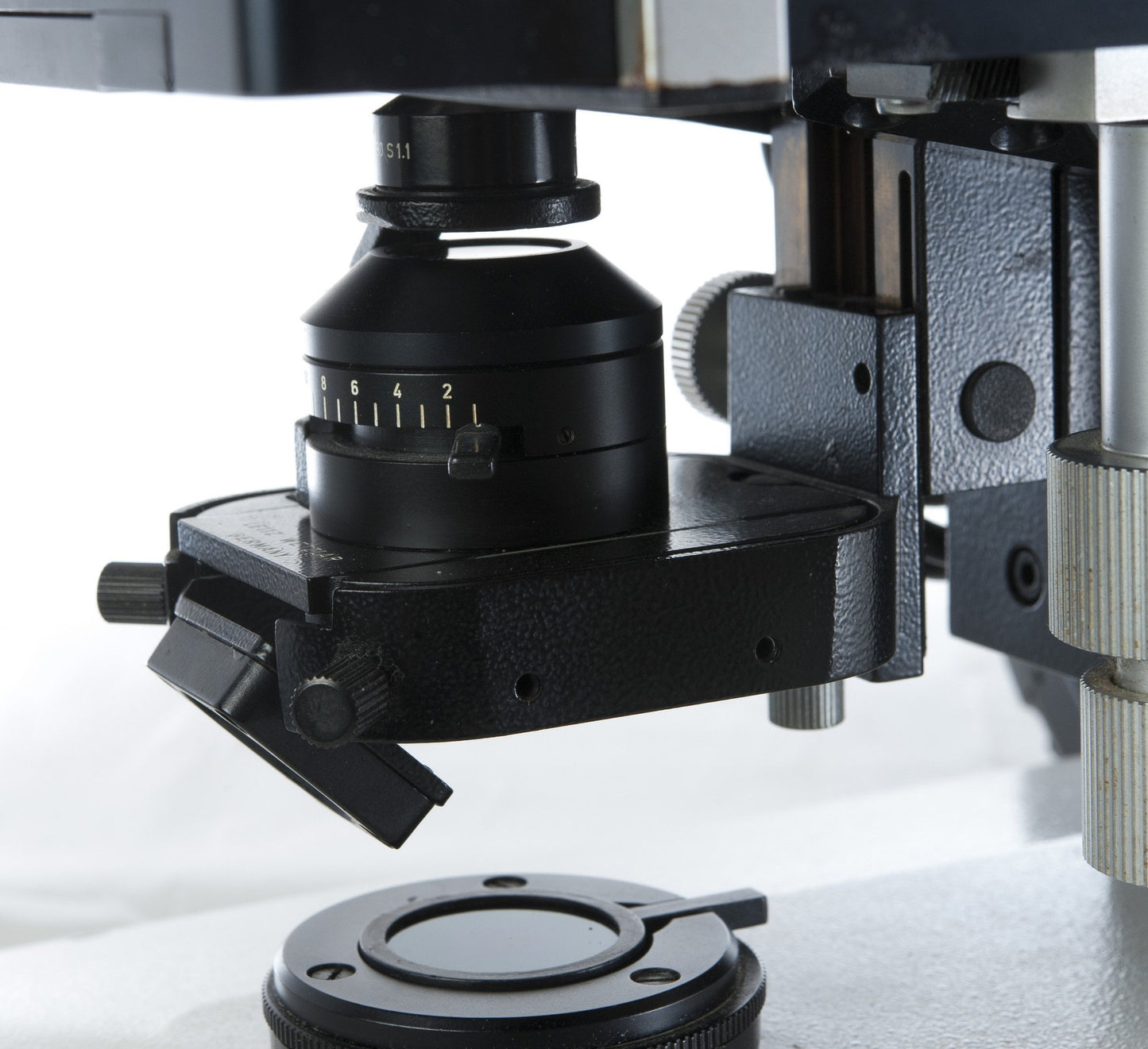 Leitz Dialux 20 Fluorescence Microscope - Microscope Central
 - 6