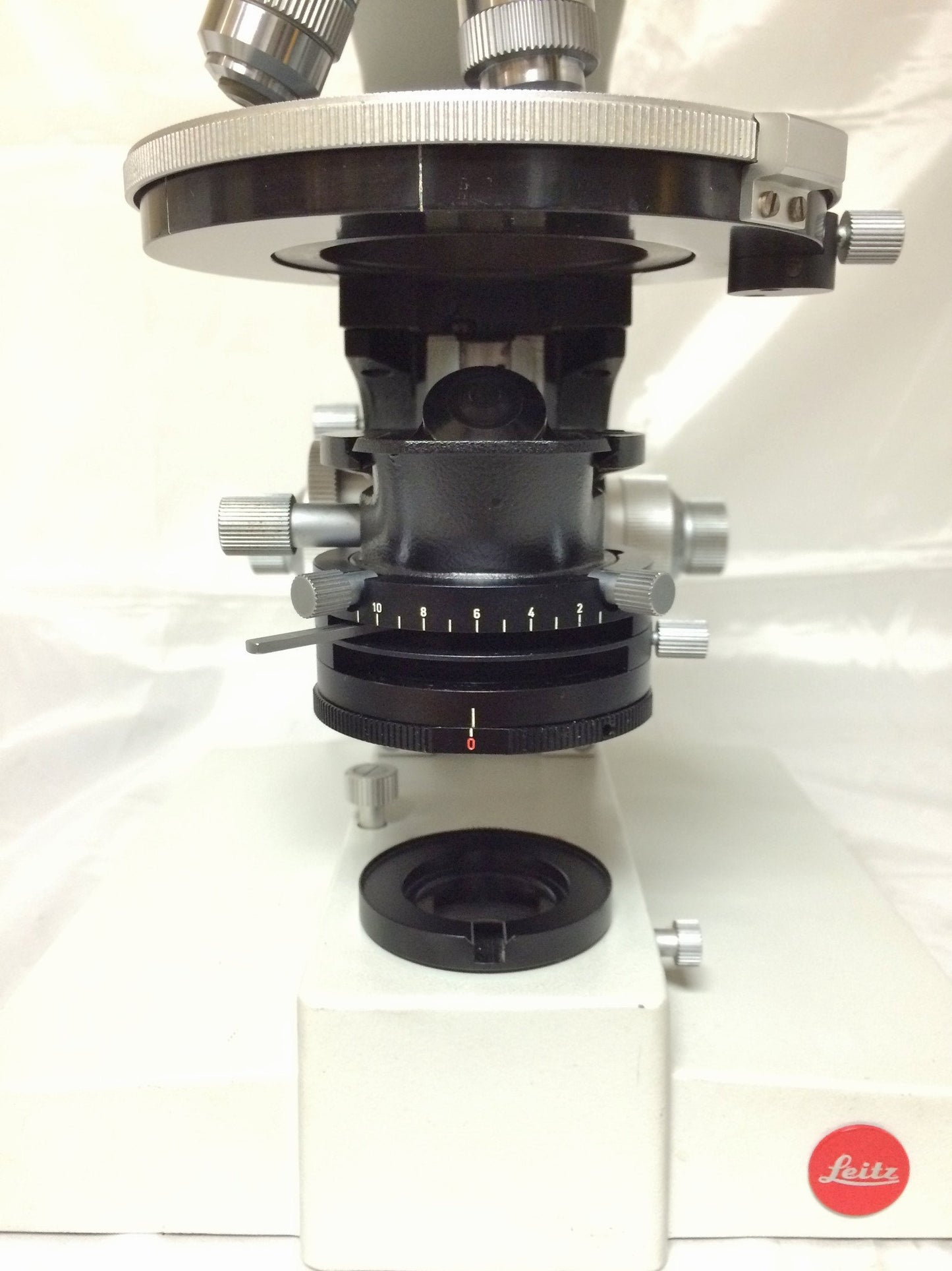 Leitz SM-LUX-POL Polarizing Microscope Refurbished - Microscope Central
 - 4
